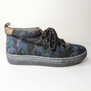 OTBT women's Green Lake Leather and fabric sneaker dark bronze size 8